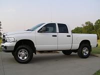 New pics!! Leveled, 35's, Debadged.-p5250362.jpg