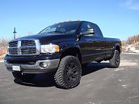 Anyone runnin black kmc monsters with 35/12.5's???-dsc06895a.jpg