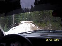 How not to drive up a snowy mountain road (pics)-trail-1.jpg