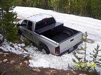 How not to drive up a snowy mountain road (pics)-trail-9.jpg